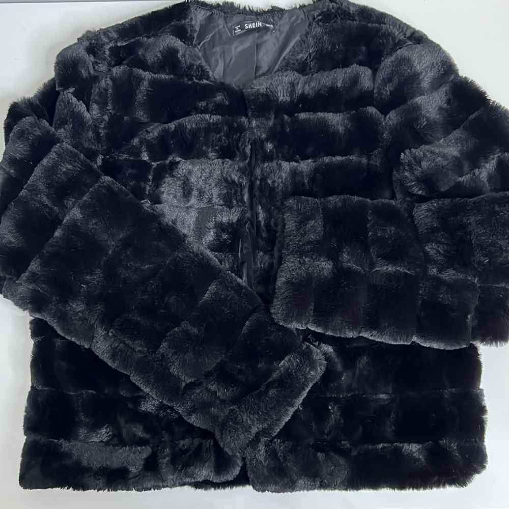 Soft Fuzzy SHEIN Black Medium Jacket